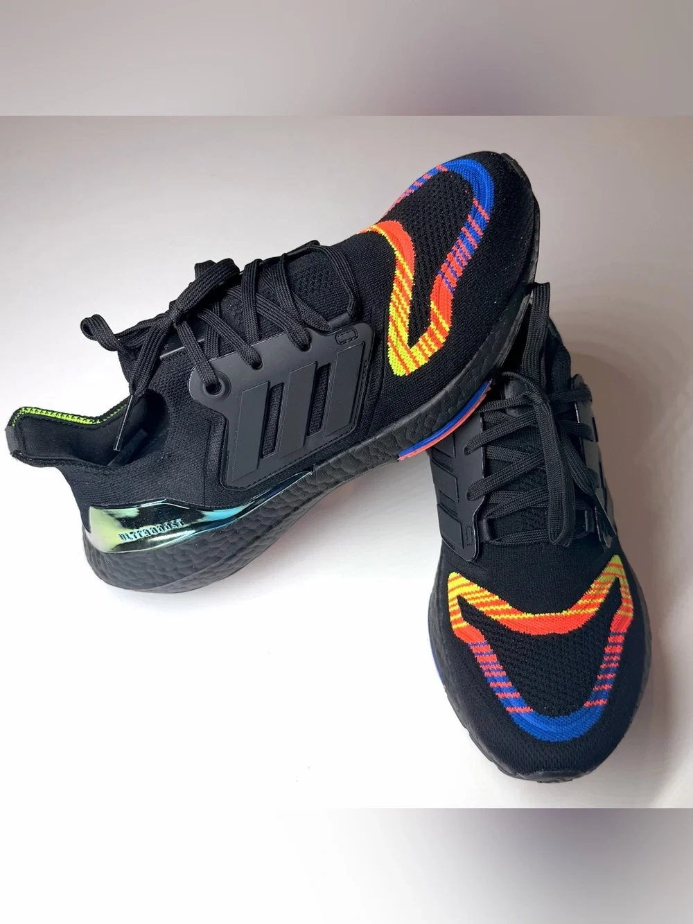Adidas Men’s Ultraboost 22 Linear Energy Black Athletic Shoes Size- 8